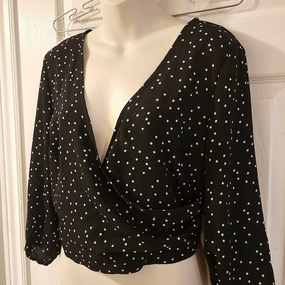 MIND CODE STAR PRINT TIE BACK BLOUSE - Picture 7 of 7